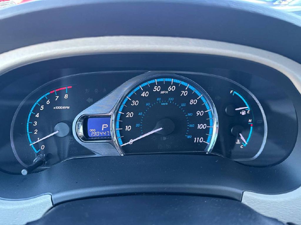 2011 Toyota Sienna Image 19