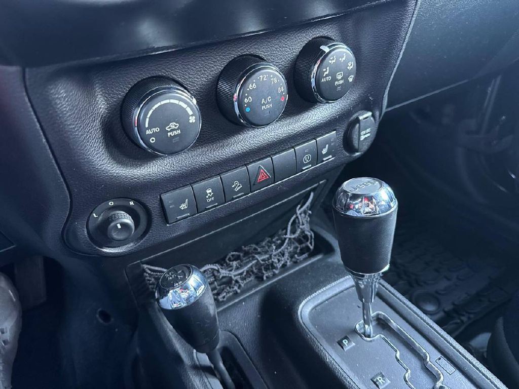 2016 Jeep Wrangler Unlimited Image 17