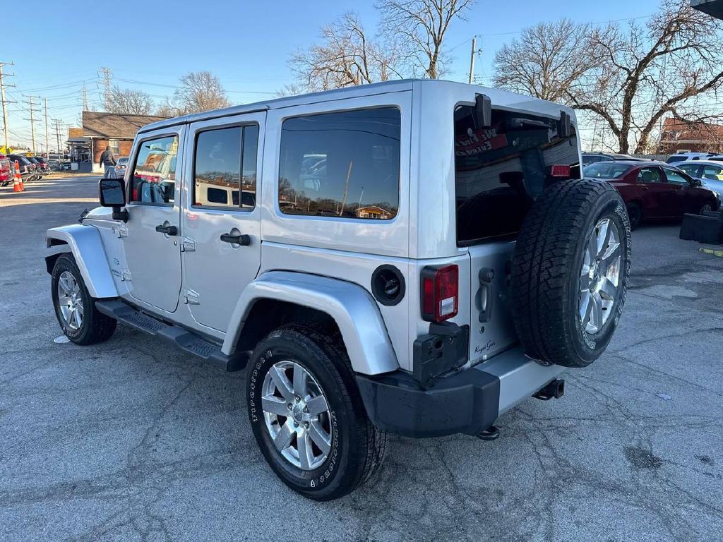 2011 Jeep Wrangler Unlimited Image 8