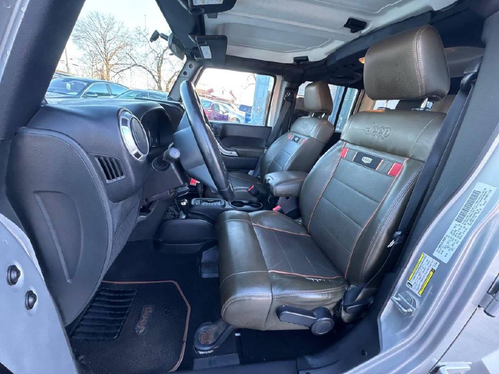 2011 Jeep Wrangler Unlimited Image 10