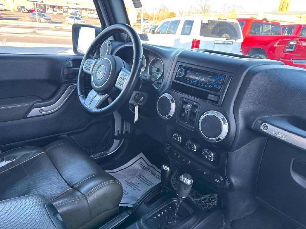 2011 Jeep Wrangler Unlimited Image 14