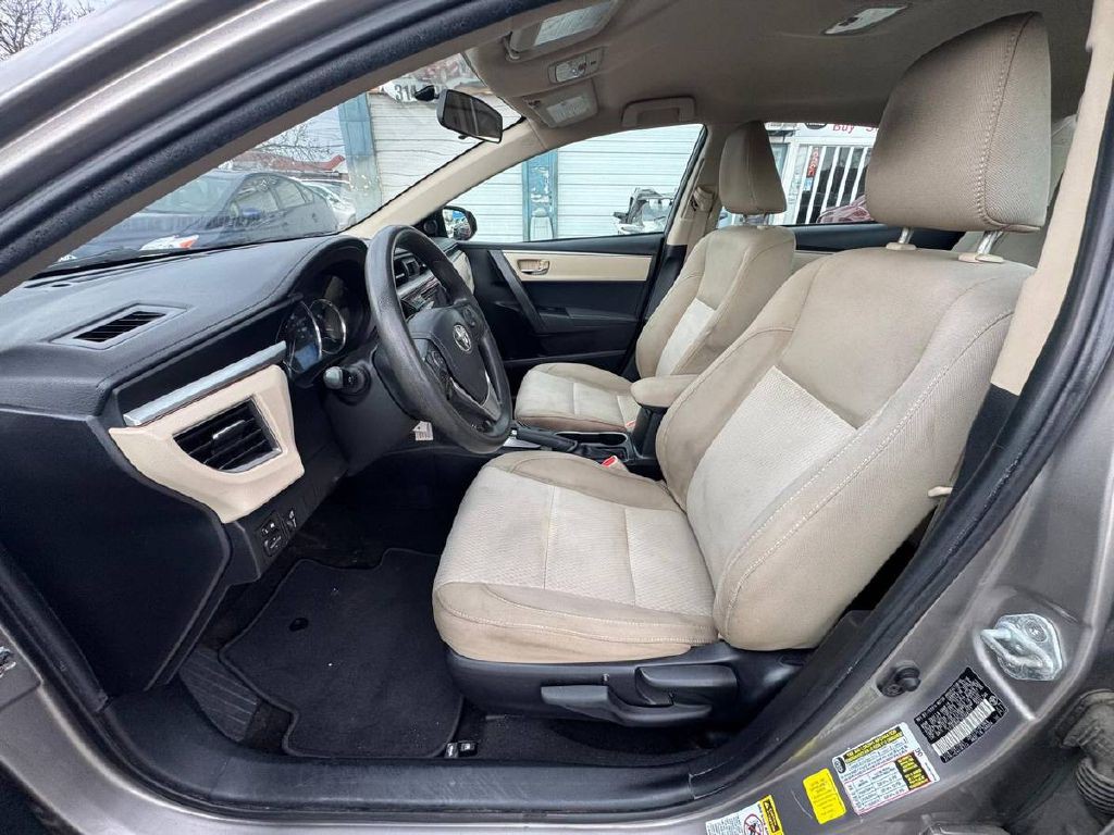 2016 Toyota Corolla Image 9