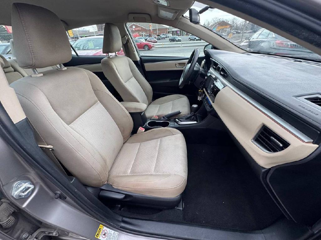 2016 Toyota Corolla Image 11