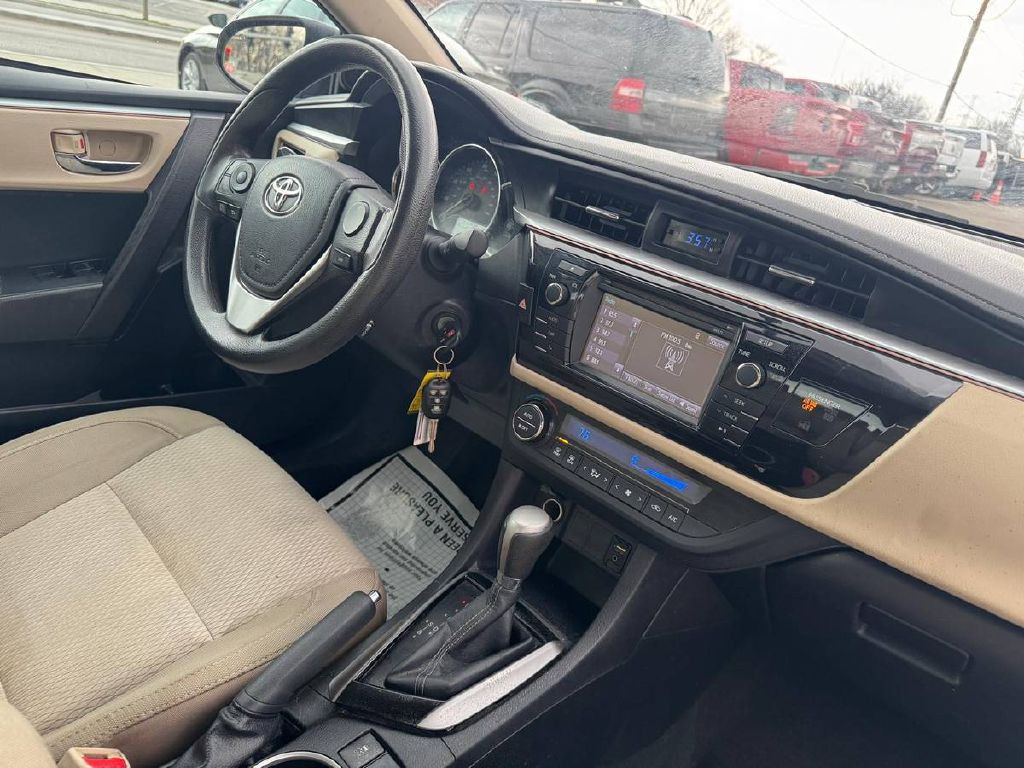 2016 Toyota Corolla Image 13