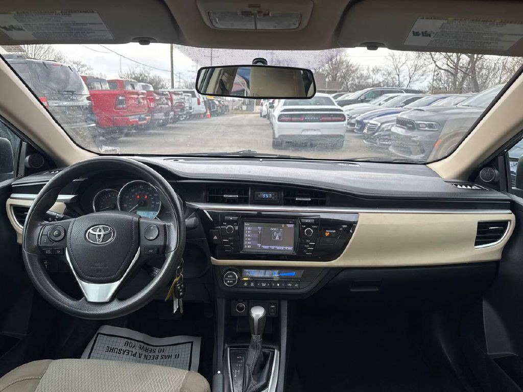 2016 Toyota Corolla Image 16