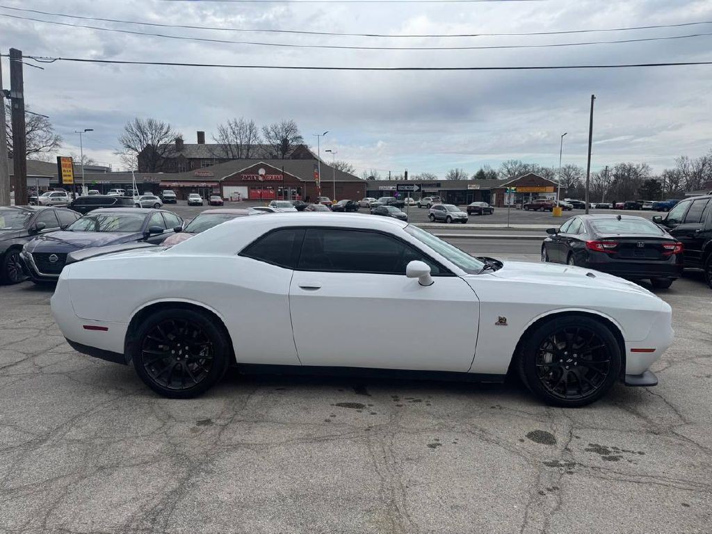 2018 Dodge Challenger Image 4