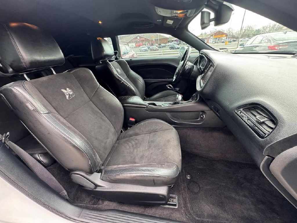 2018 Dodge Challenger Image 11