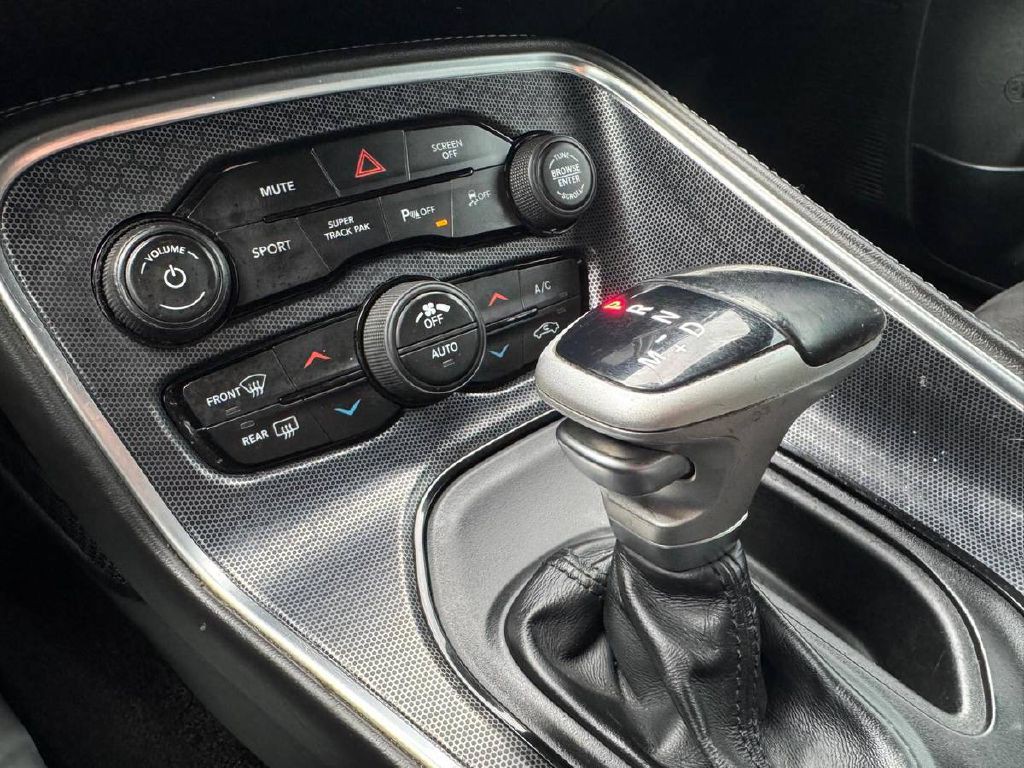 2018 Dodge Challenger Image 16