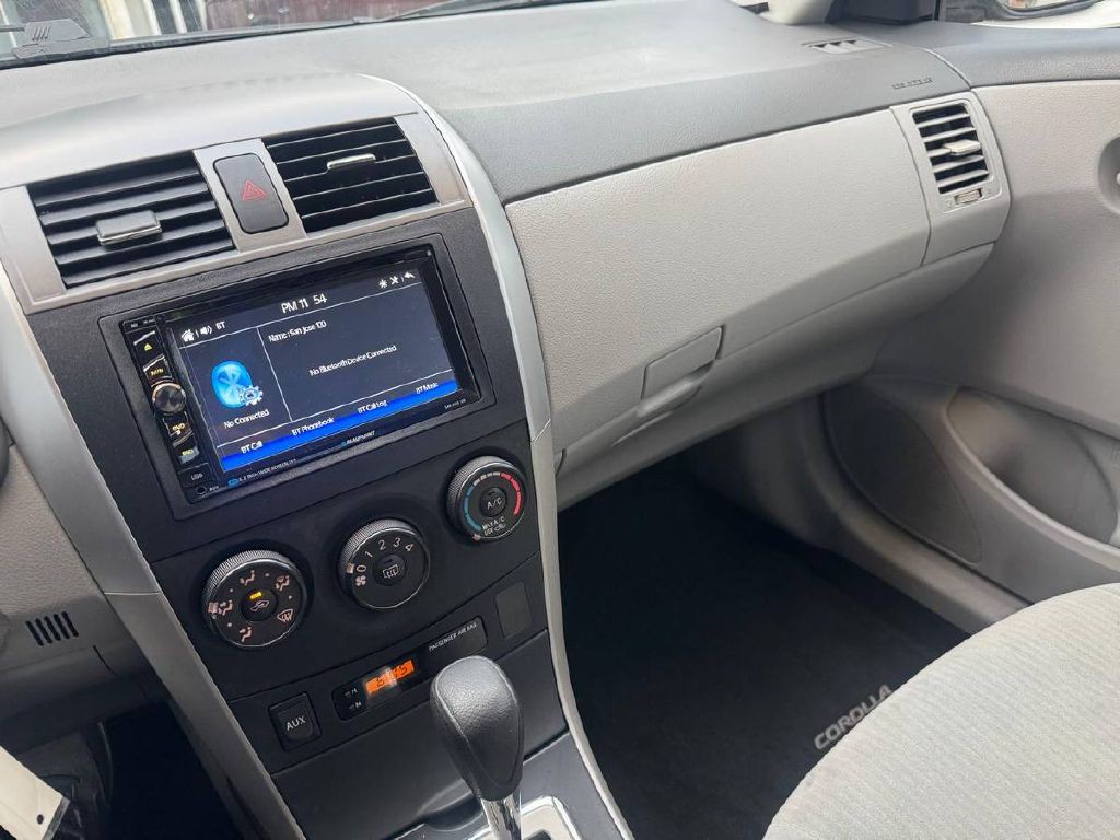 2010 Toyota Corolla Image 17