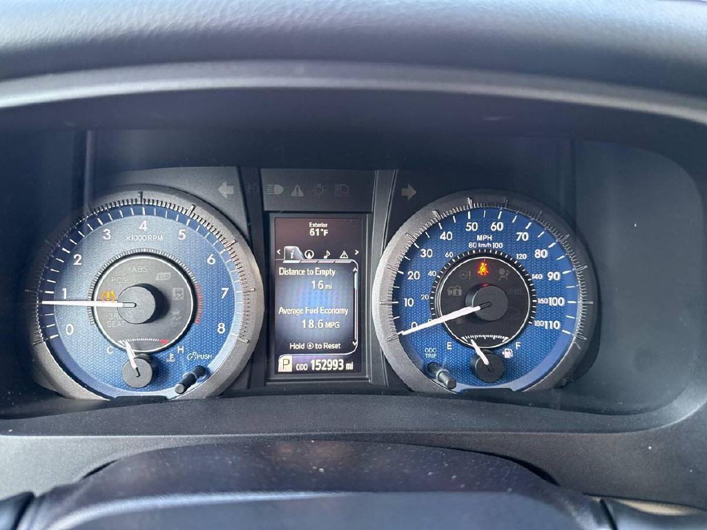 2015 Toyota Sienna Image 21