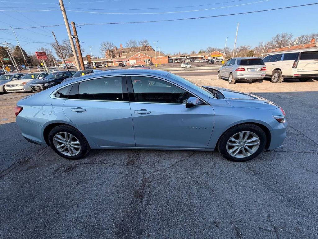 2018 Chevrolet Malibu Image 4