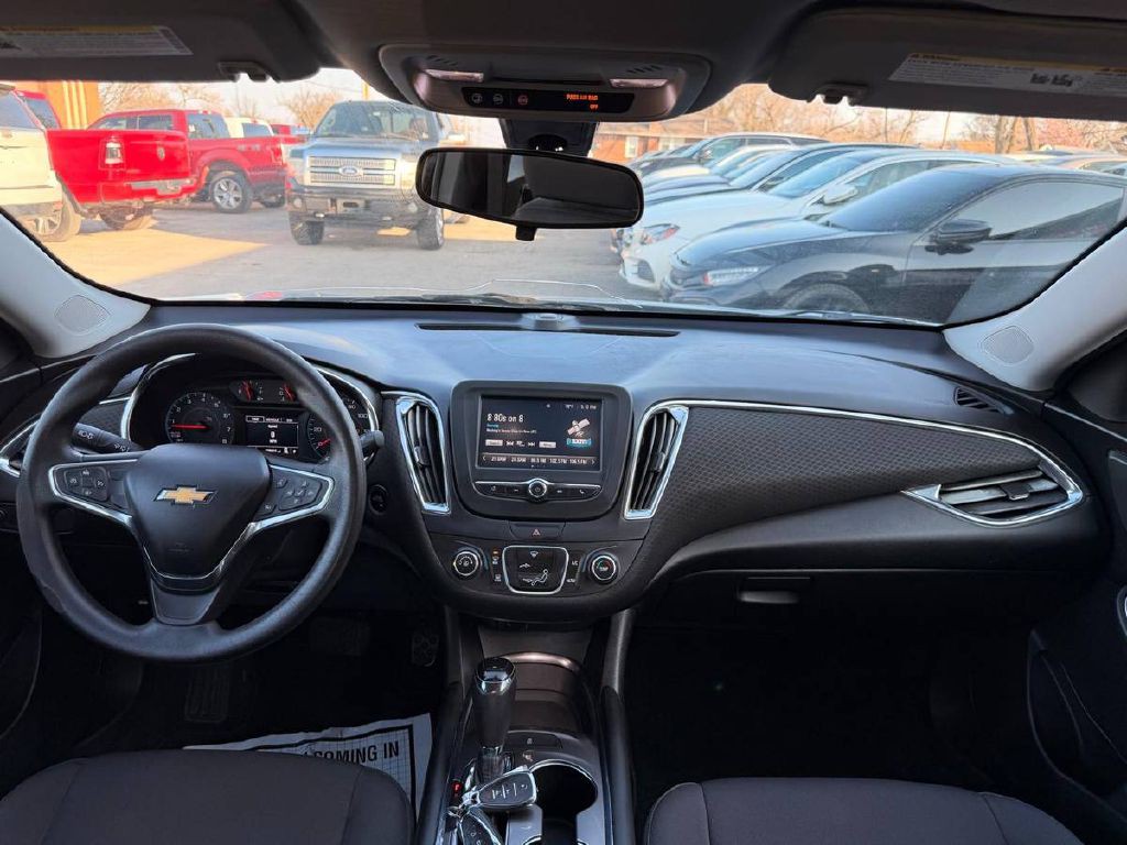 2018 Chevrolet Malibu Image 15