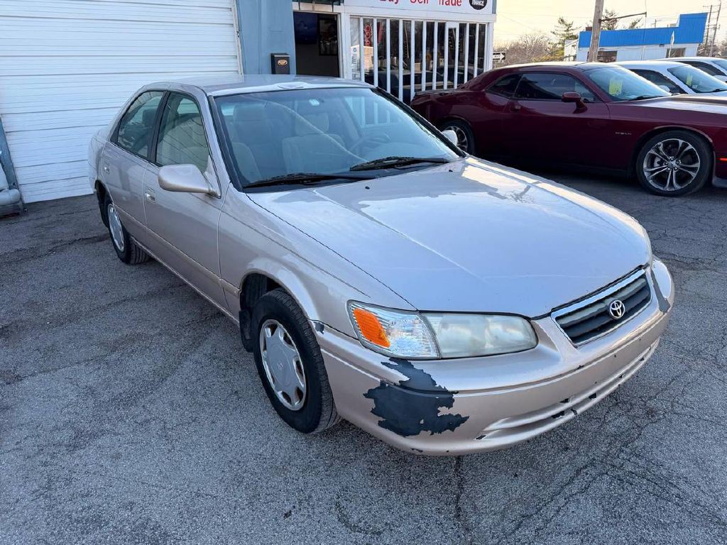 2000 Toyota Camry Image 1