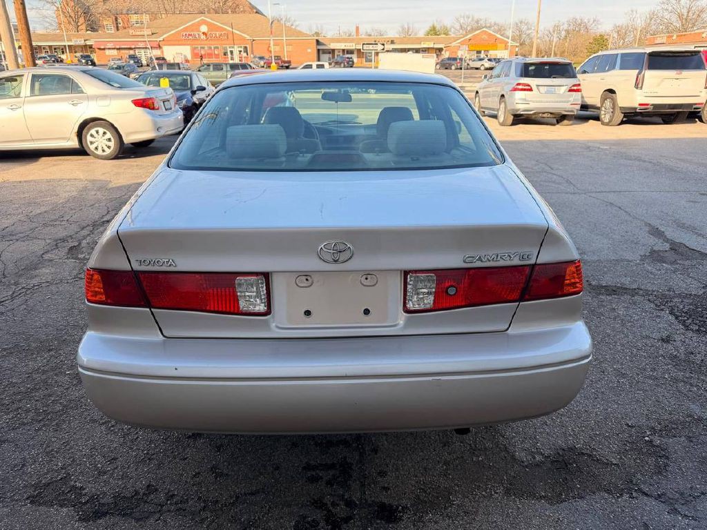 2000 Toyota Camry Image 7