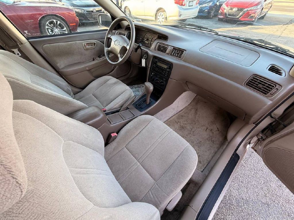 2000 Toyota Camry Image 12