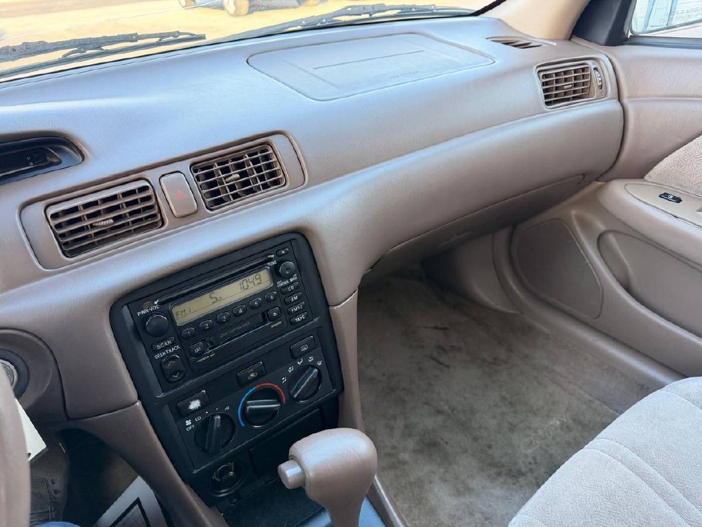 2000 Toyota Camry Image 15