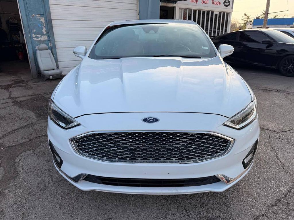 2020 Ford Fusion Image 2