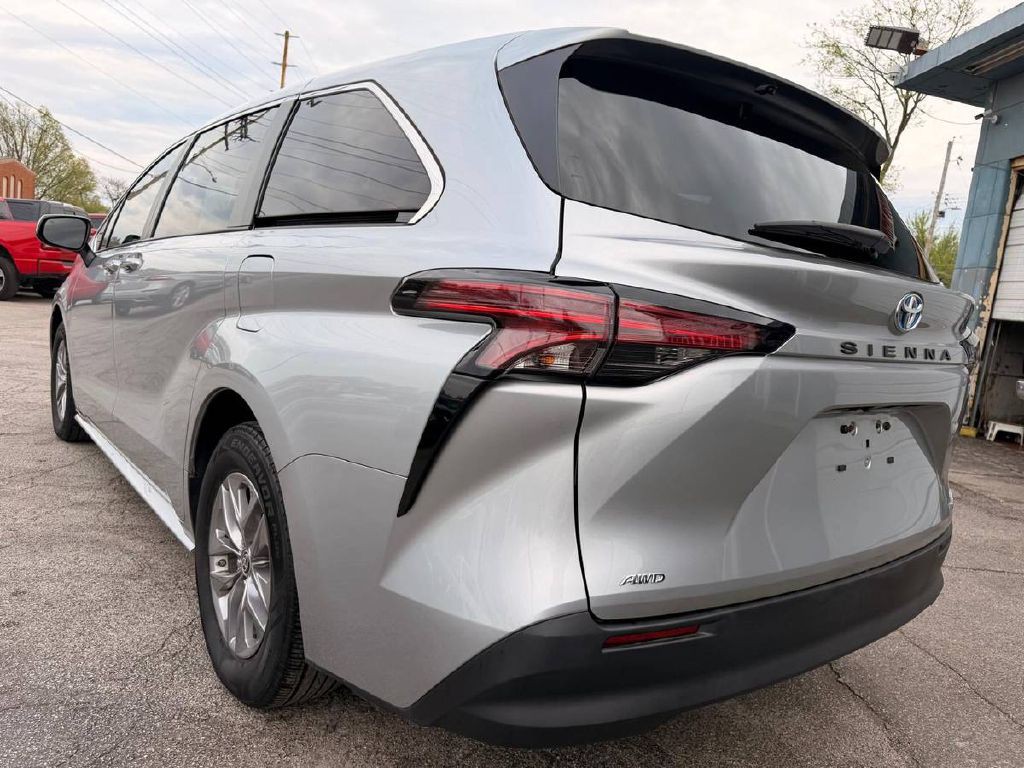 2022 Toyota Sienna Image 8
