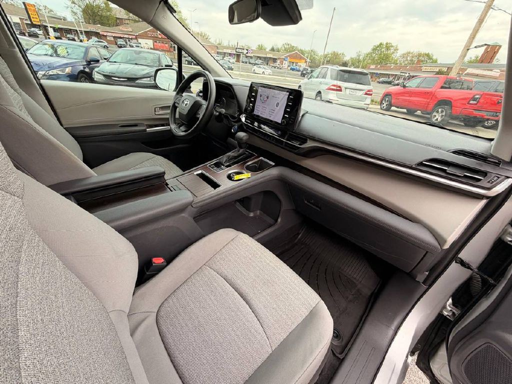 2022 Toyota Sienna Image 10