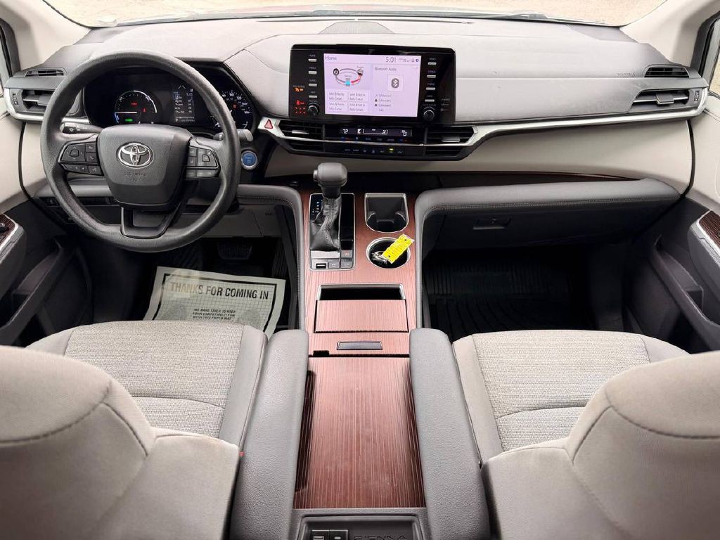 2022 Toyota Sienna Image 17