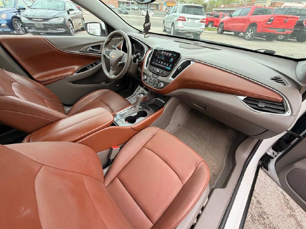 2016 Chevrolet Malibu Image 9