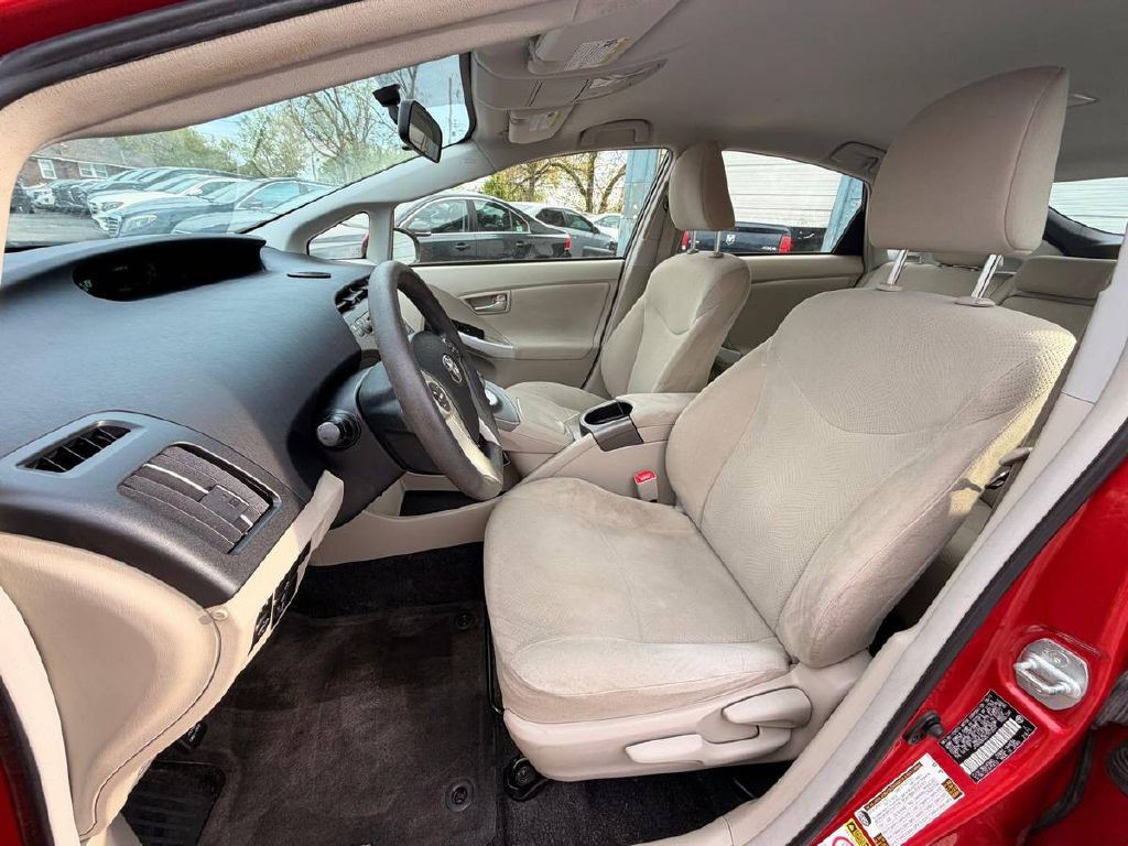 2012 Toyota Prius Image 9