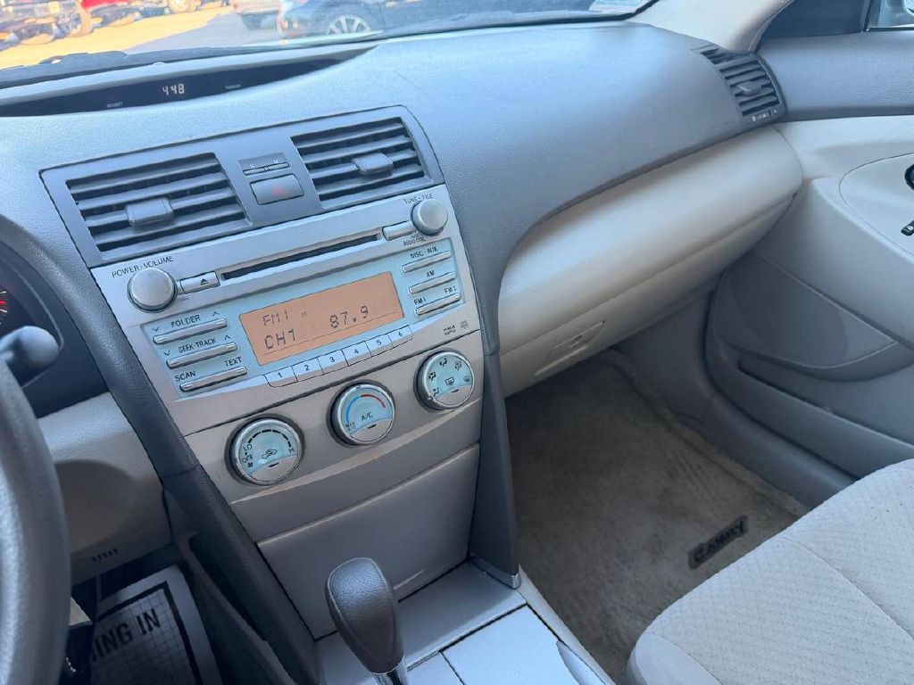 2009 Toyota Camry Image 17