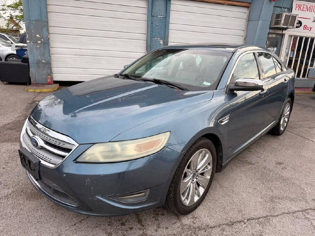 2010 Ford Taurus Image 3