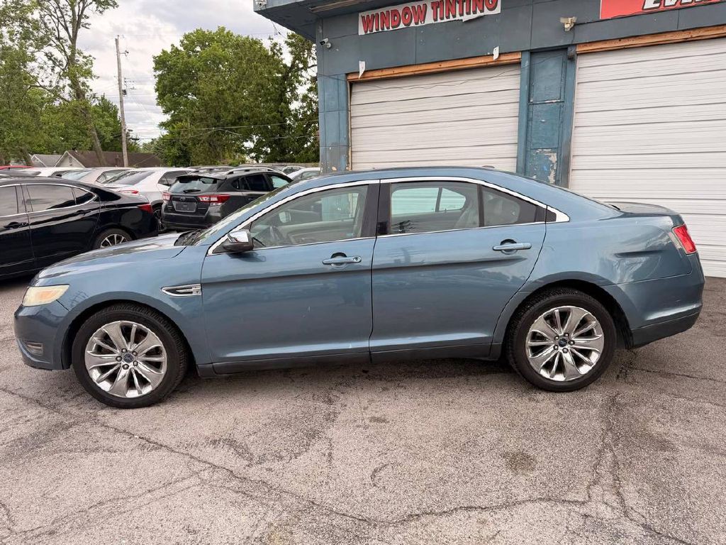 2010 Ford Taurus Image 5