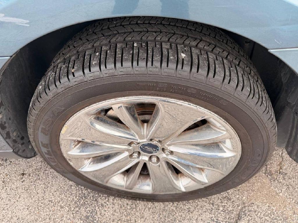 2010 Ford Taurus Image 19