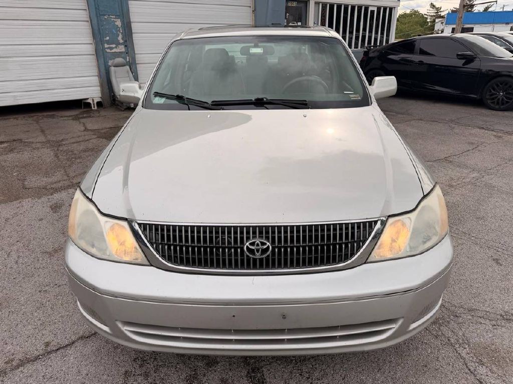 2001 Toyota Avalon Image 2
