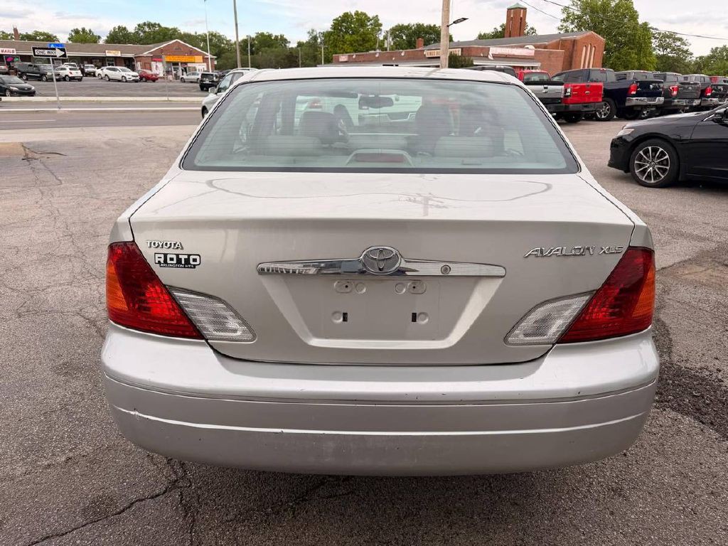 2001 Toyota Avalon Image 7