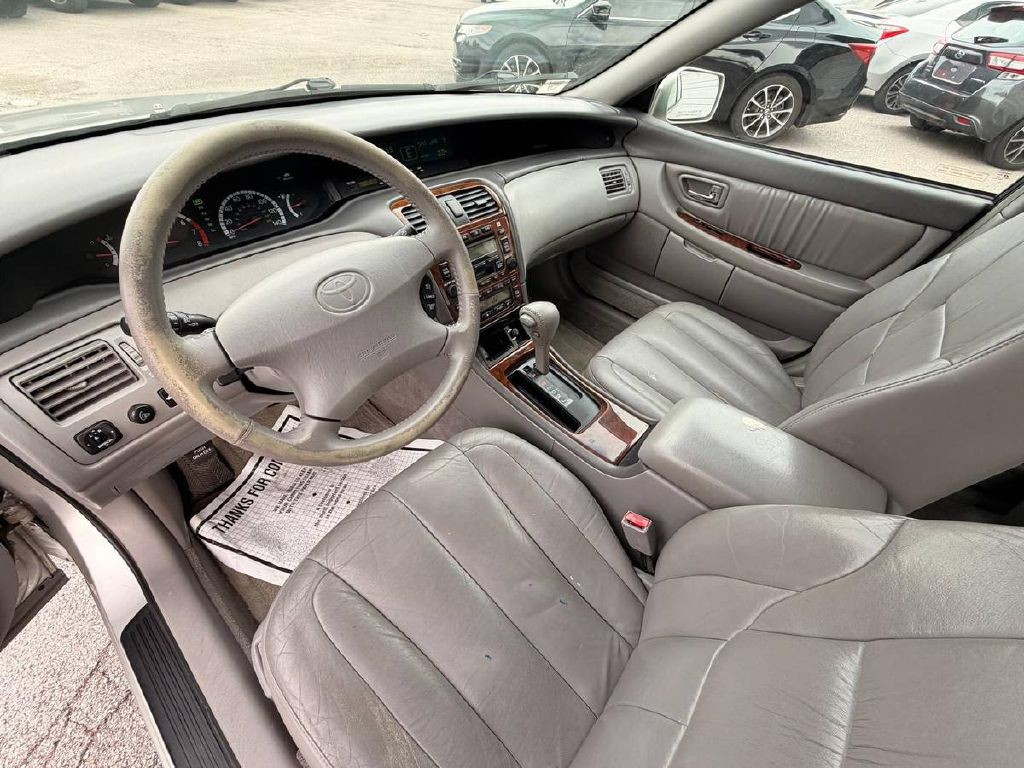 2001 Toyota Avalon Image 10