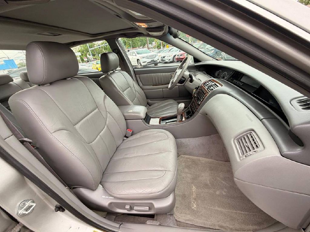 2001 Toyota Avalon Image 11