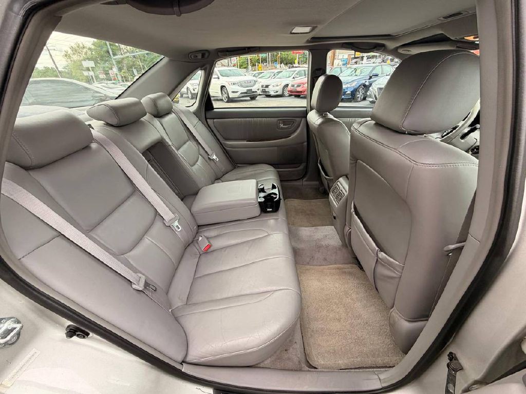 2001 Toyota Avalon Image 13