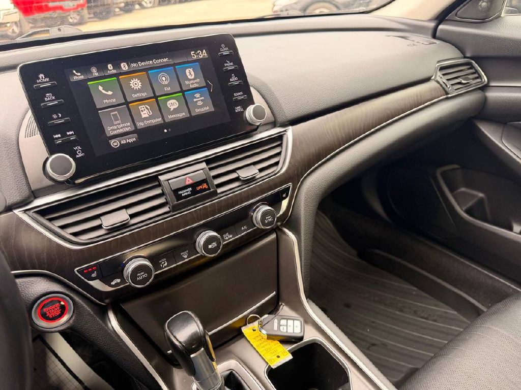 2019 Honda Accord Image 17
