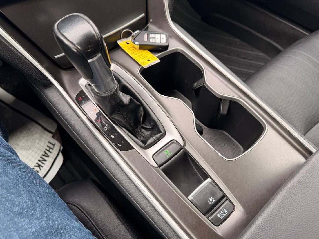 2019 Honda Accord Image 19