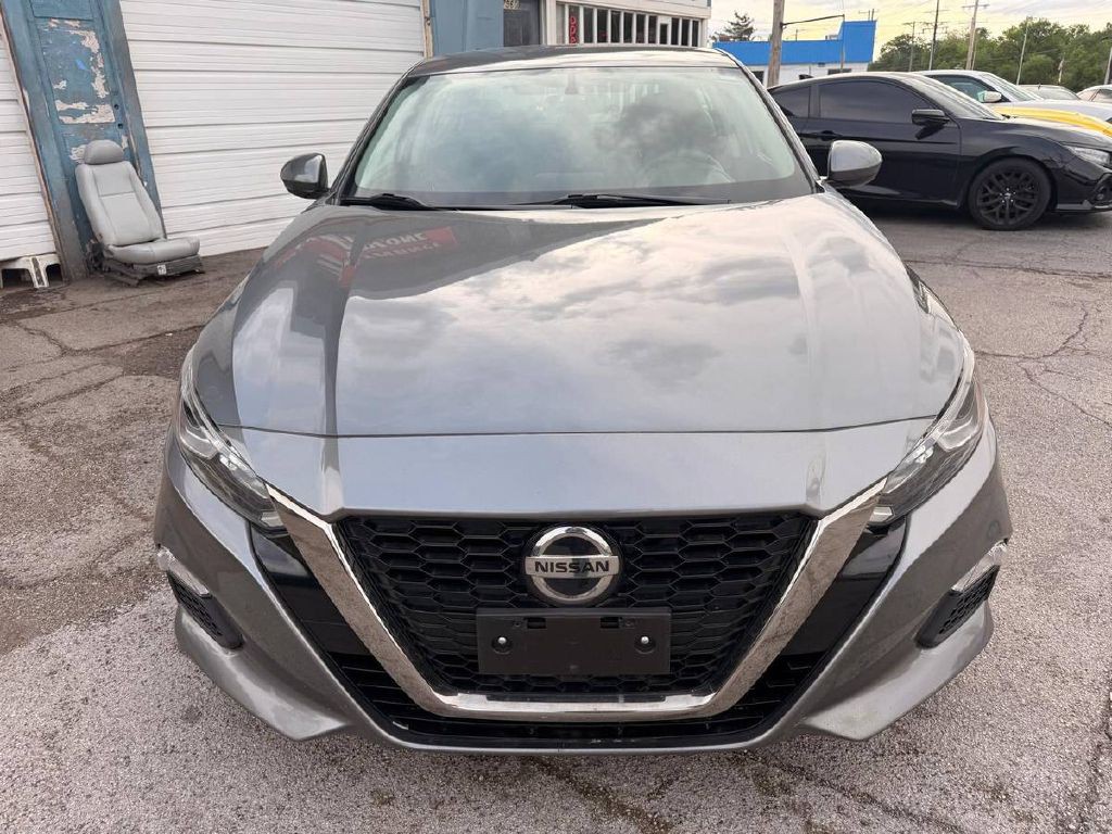 2020 Nissan Altima Image 2