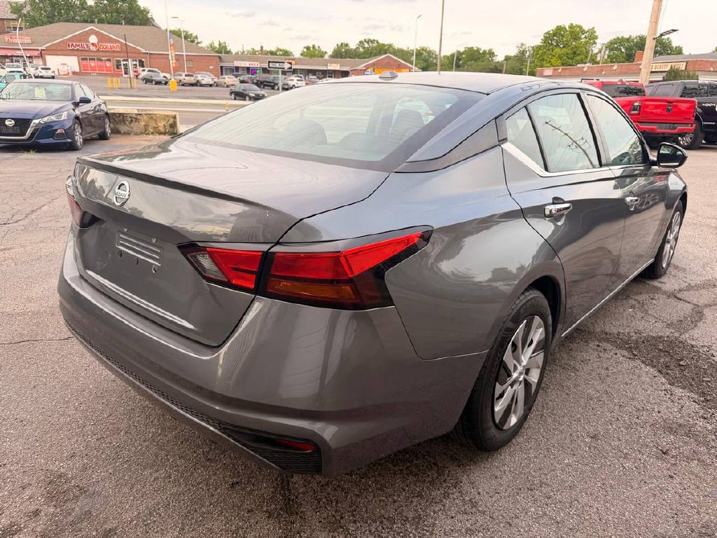 2020 Nissan Altima Image 6