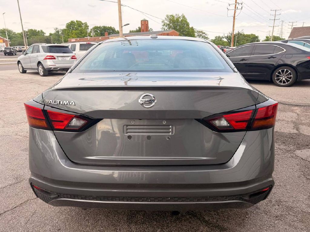 2020 Nissan Altima Image 7