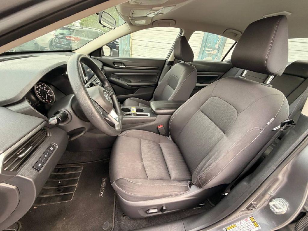 2020 Nissan Altima Image 9