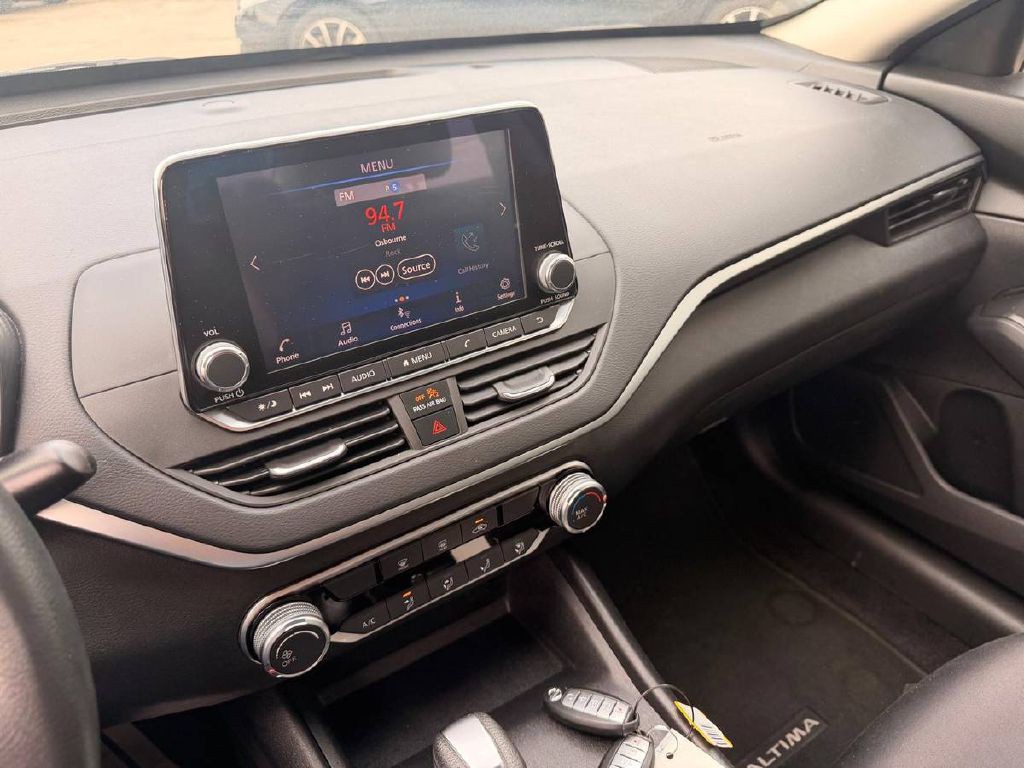 2020 Nissan Altima Image 17