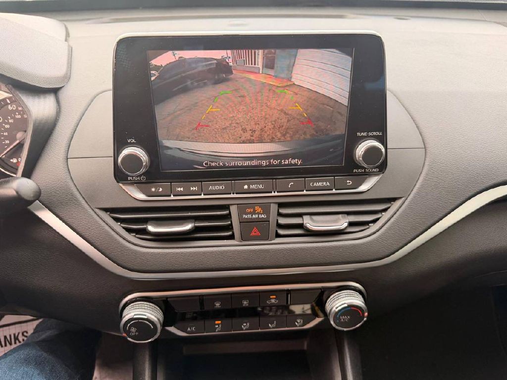 2020 Nissan Altima Image 18