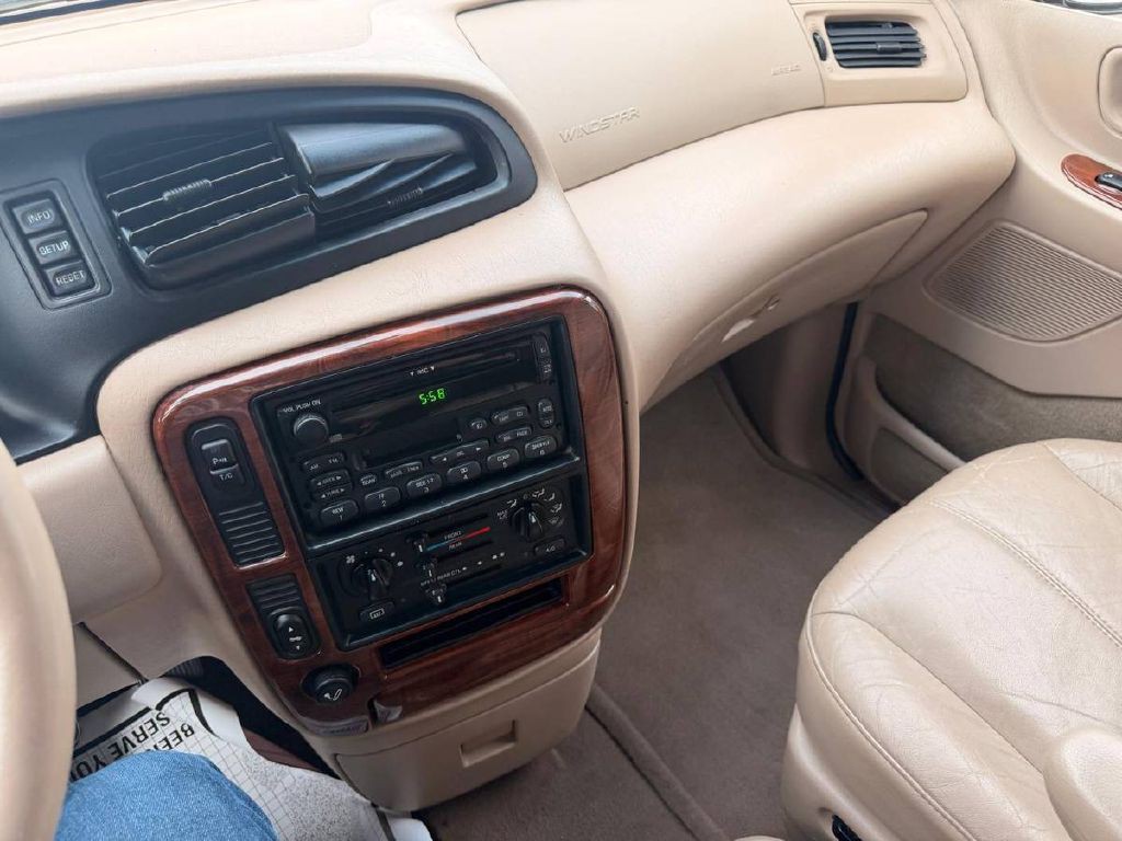 2001 Ford Windstar Image 16
