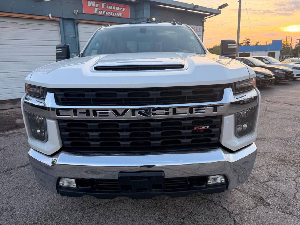 2020 Chevrolet Silverado 1500 Image 2