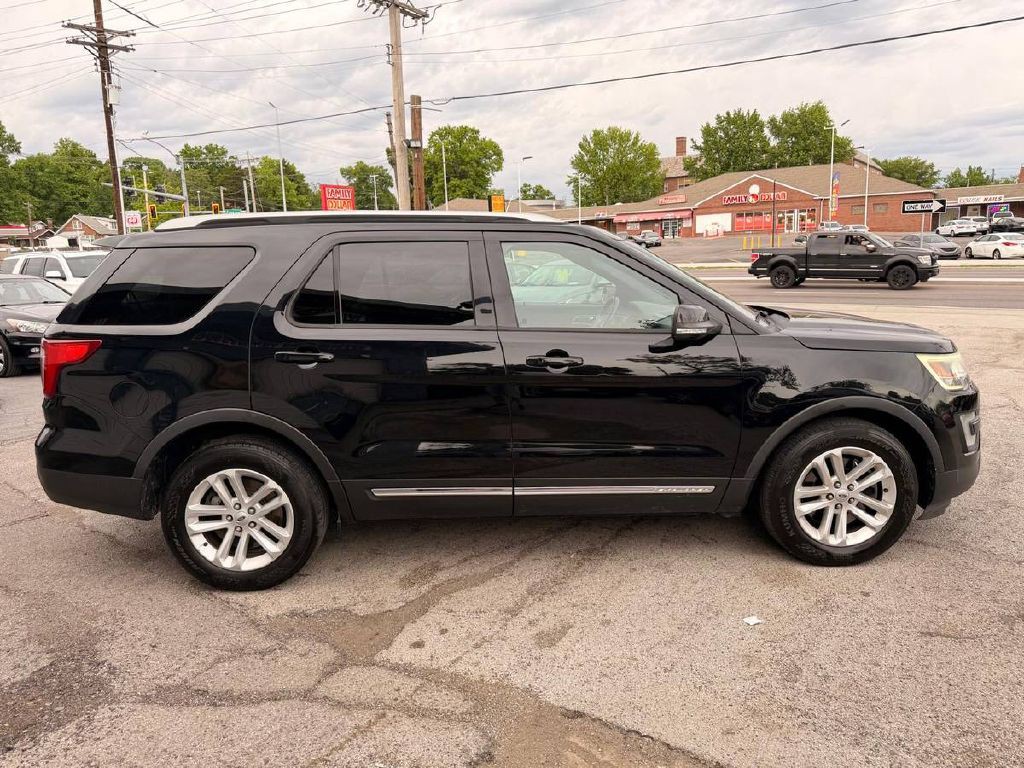 2016 Ford Explorer Image 4