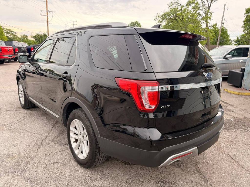 2016 Ford Explorer Image 8