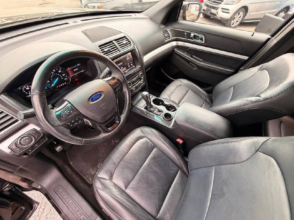 2016 Ford Explorer Image 10
