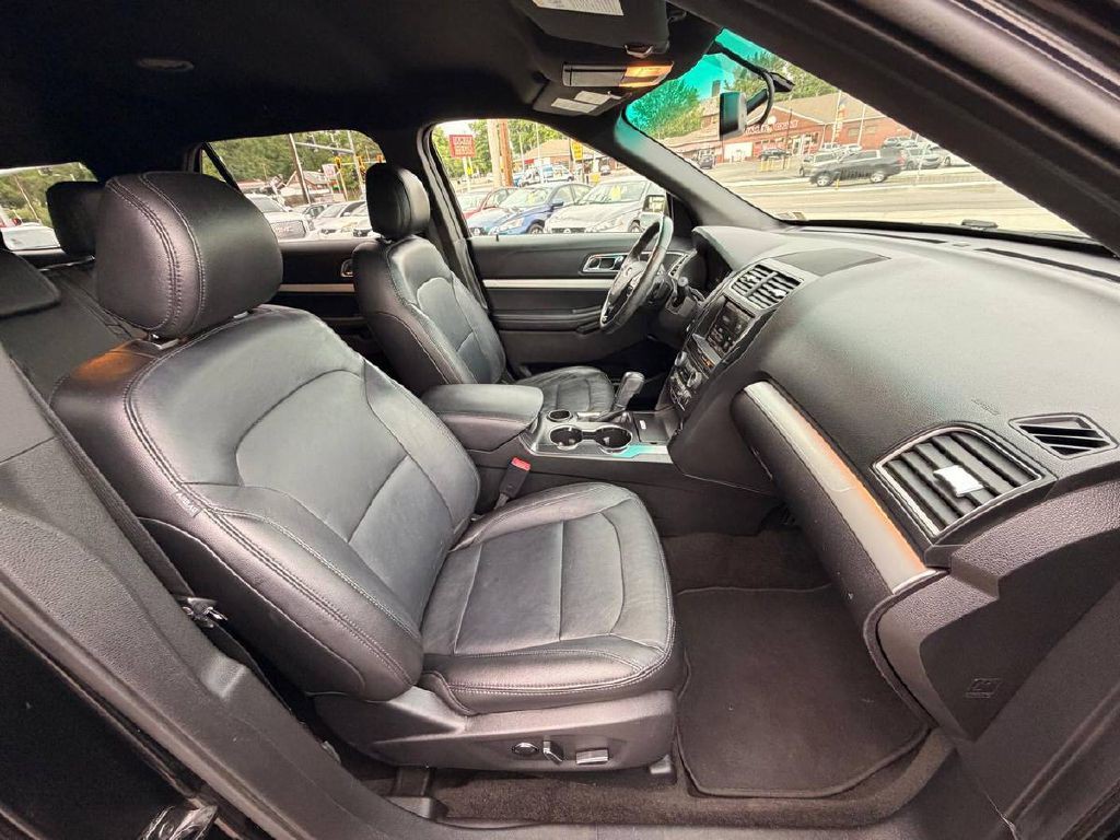 2016 Ford Explorer Image 11