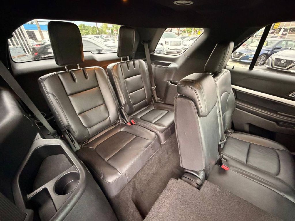 2016 Ford Explorer Image 15